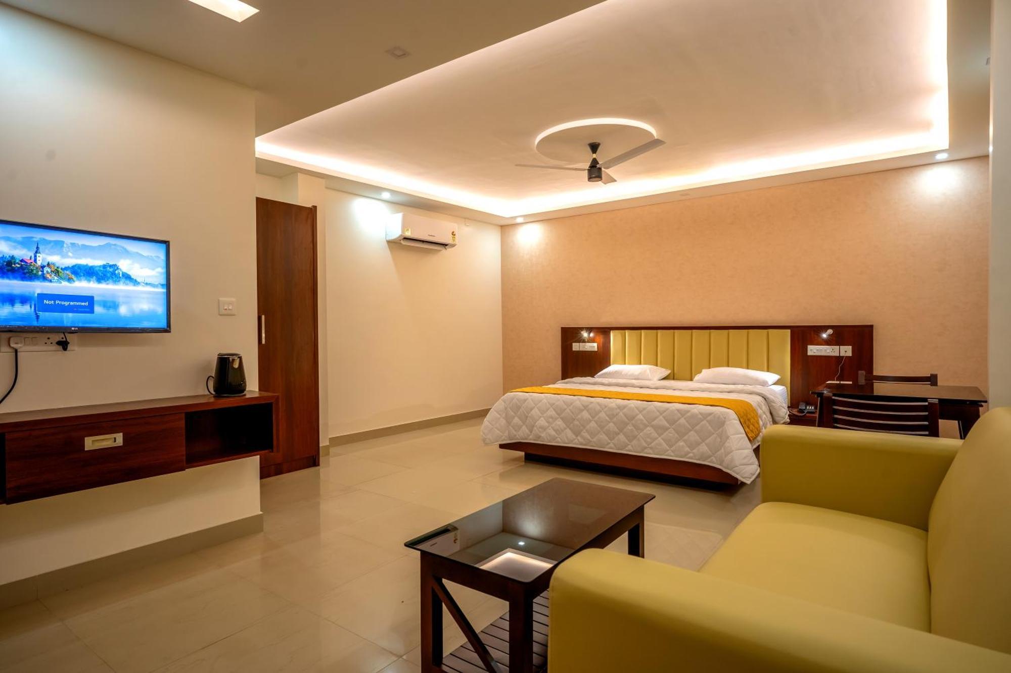 Metro Residency Hotel Tirur ภายนอก รูปภาพ